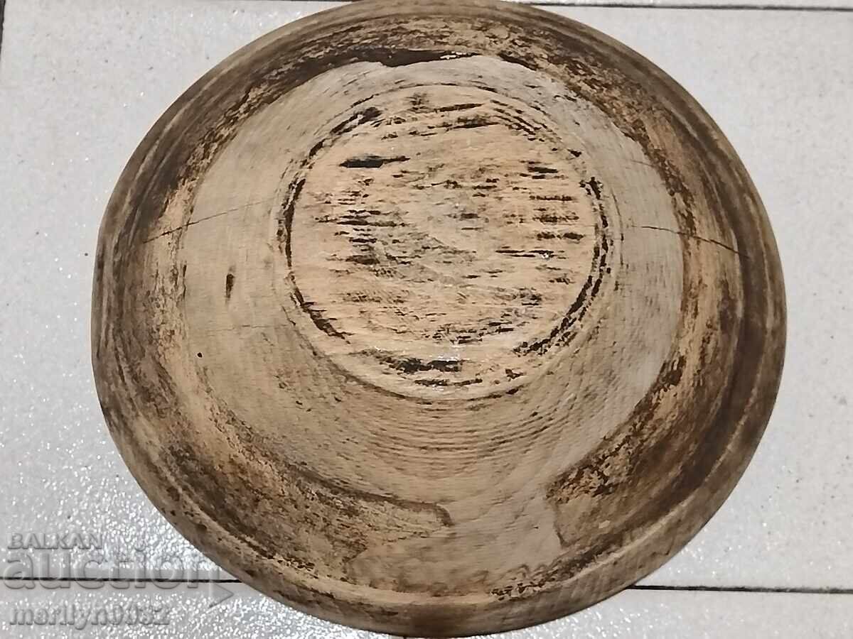 Delivery of A wooden bowl, panica, a wooden pan Delivery of A wooden bowl, panica, a wooden pan