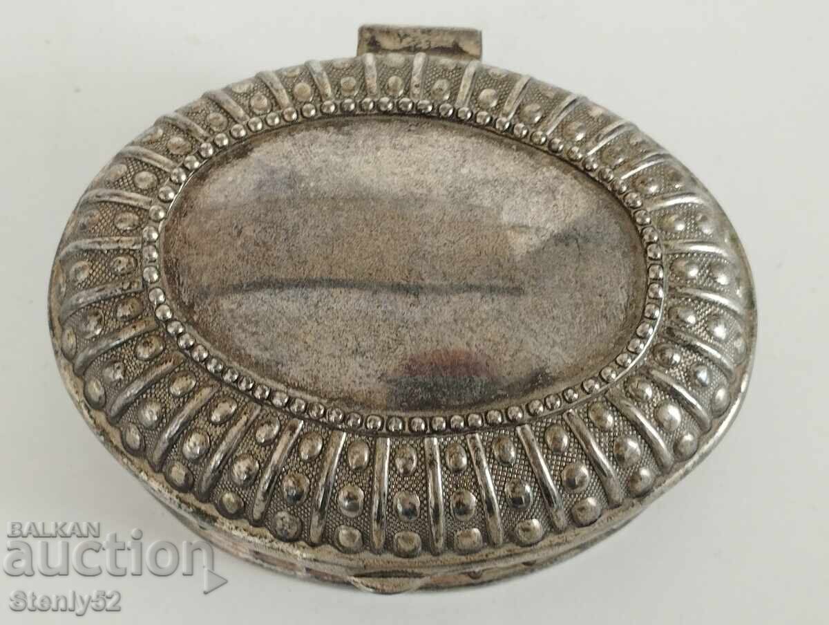 Auction  Old Metal Alloy Jewelry Box