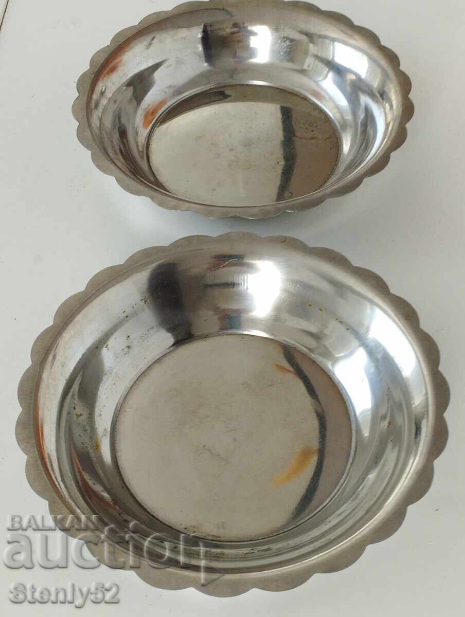 2 πλάκες αλπακά με διάμετρο 20 cm και βάθος 4 cm με τιμή 15.00 BGN | € 7.67