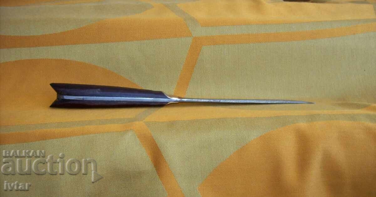 Auction Knife - 4 Auction Knife - 4