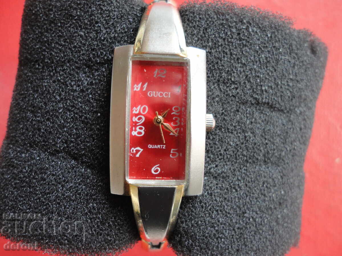 Great Gucci women's watch with price 40.00 BGN | € 20.45 Great Gucci women's watch with price 40.00 BGN | € 20.45