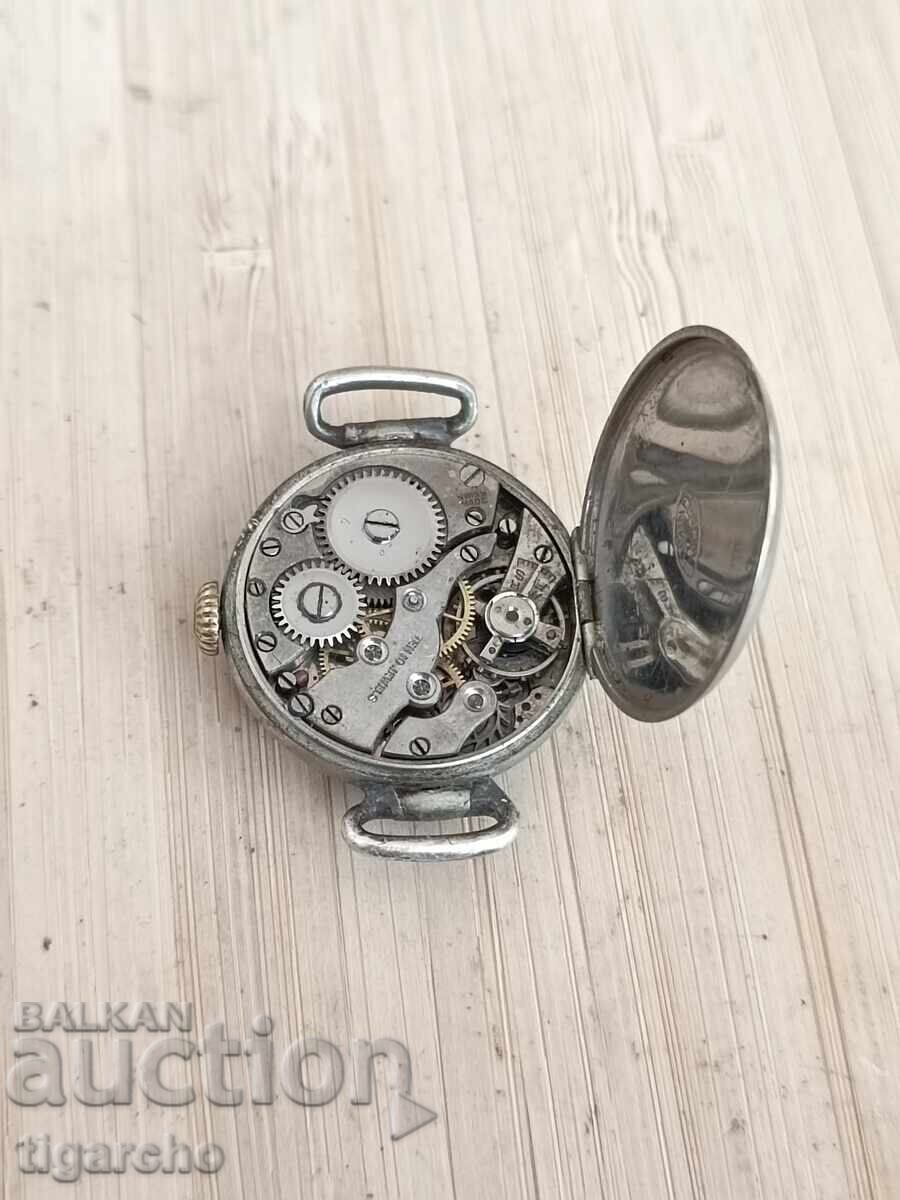 Delivery of Women's watch LA MINUTE Delivery of Women's watch LA MINUTE