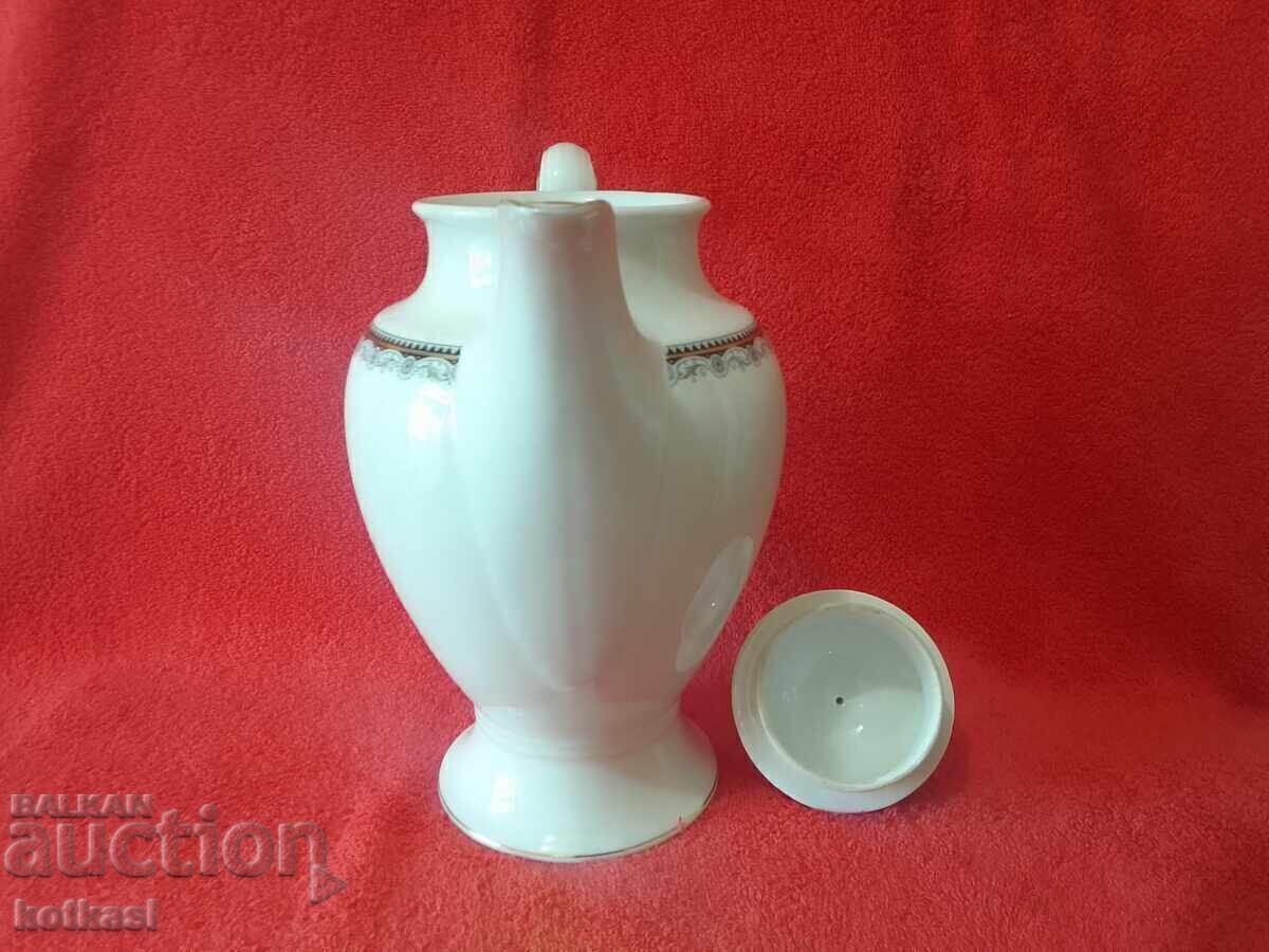 Delivery of Old porcelain jug HUTSCHENREUTHER gilded Germany Delivery of Old porcelain jug HUTSCHENREUTHER gilded Germany