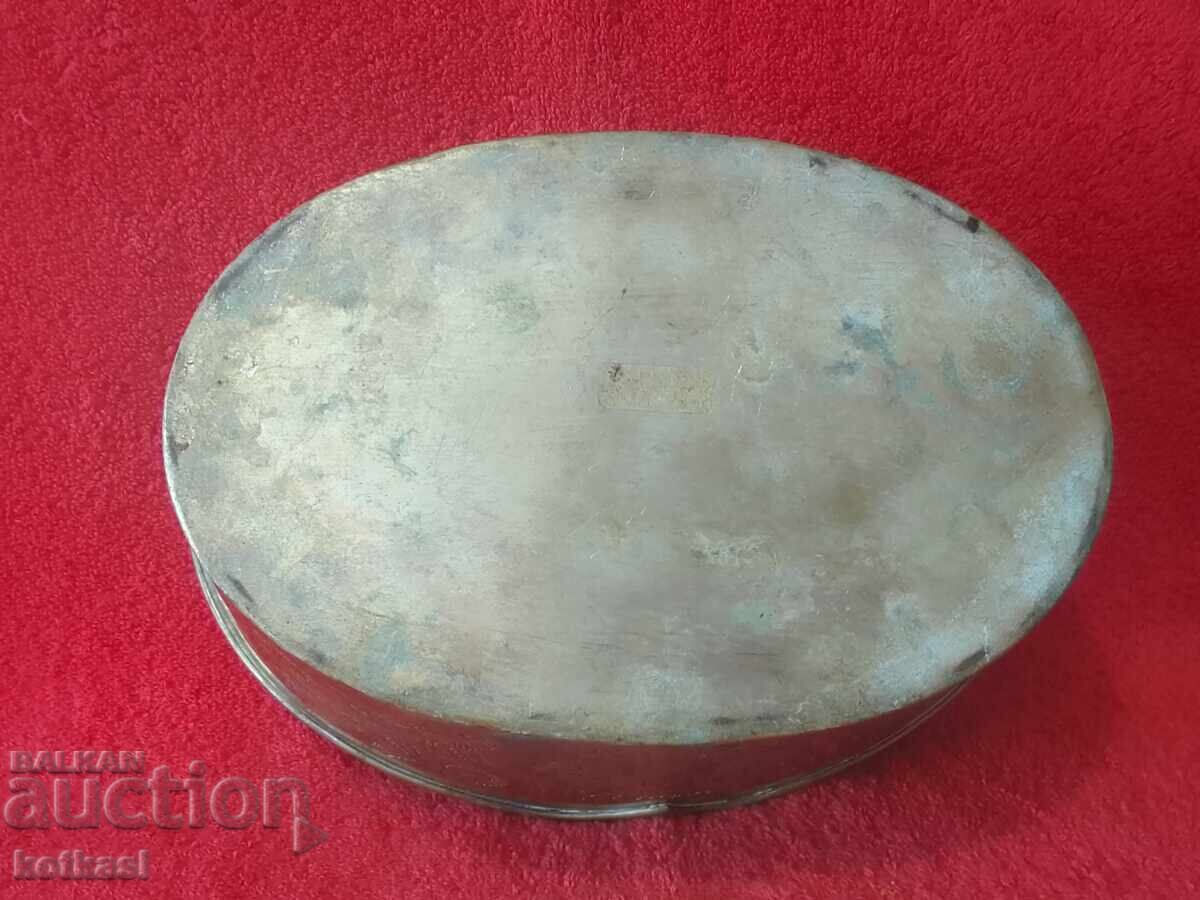 Παλιό διακοσμημένο μεταλλικό δοχείο - 5