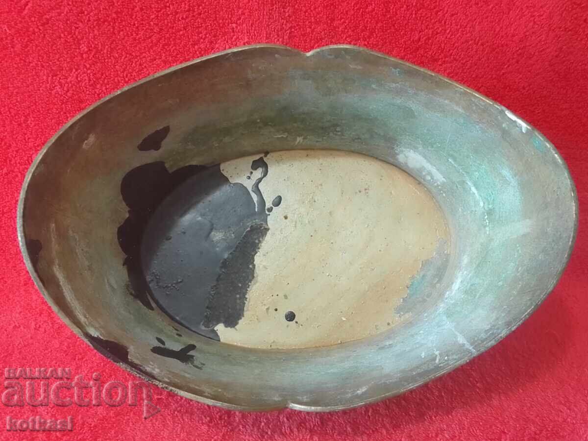 Παλιό διακοσμημένο μεταλλικό δοχείο - 7