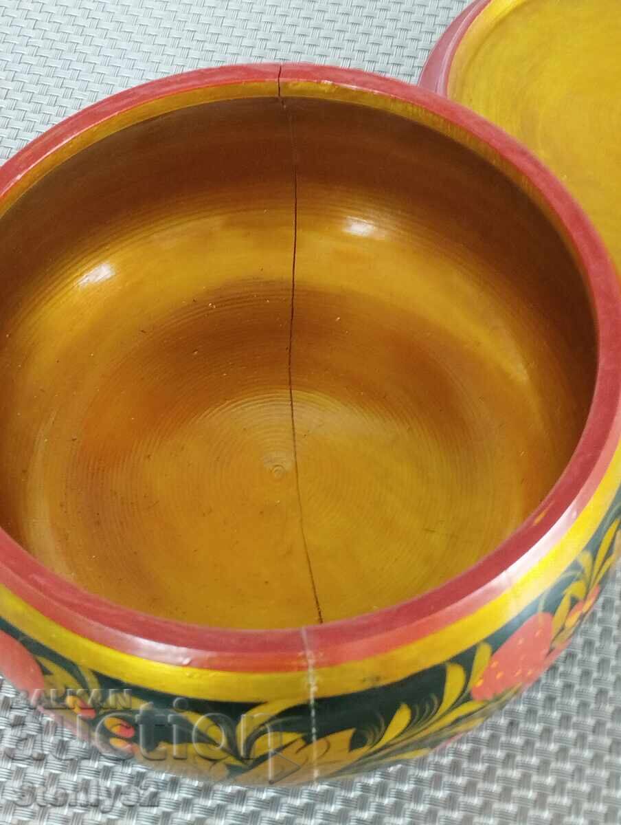 Large wooden Russian box with a lid with a note. with price 10.00 BGN | € 5.11 Large wooden Russian box with a lid with a note. with price 10.00 BGN | € 5.11