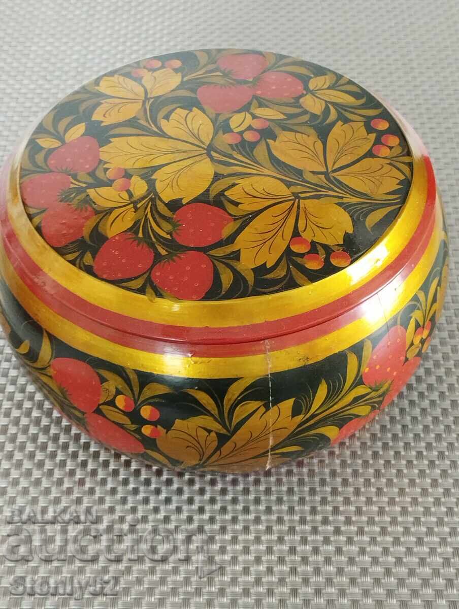 Large wooden Russian box with a lid with a note. Large wooden Russian box with a lid with a note.
