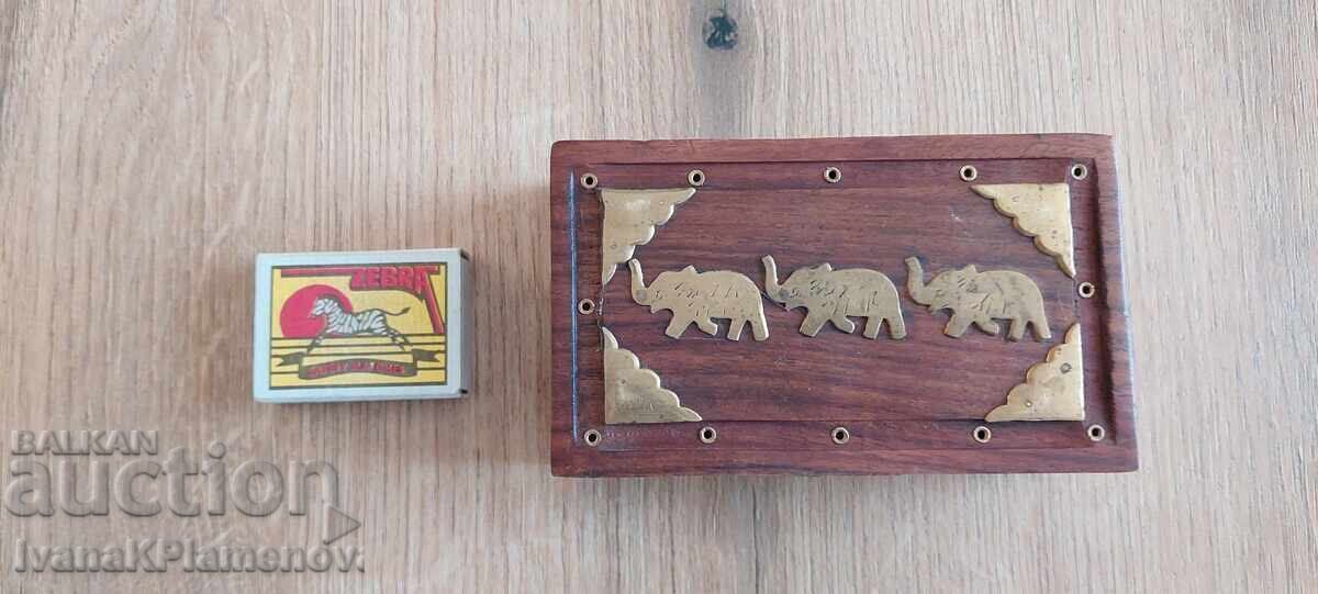 Кутийка дървена обков месинг за ценители отлична - 5 Кутийка дървена обков месинг за ценители отлична - 5