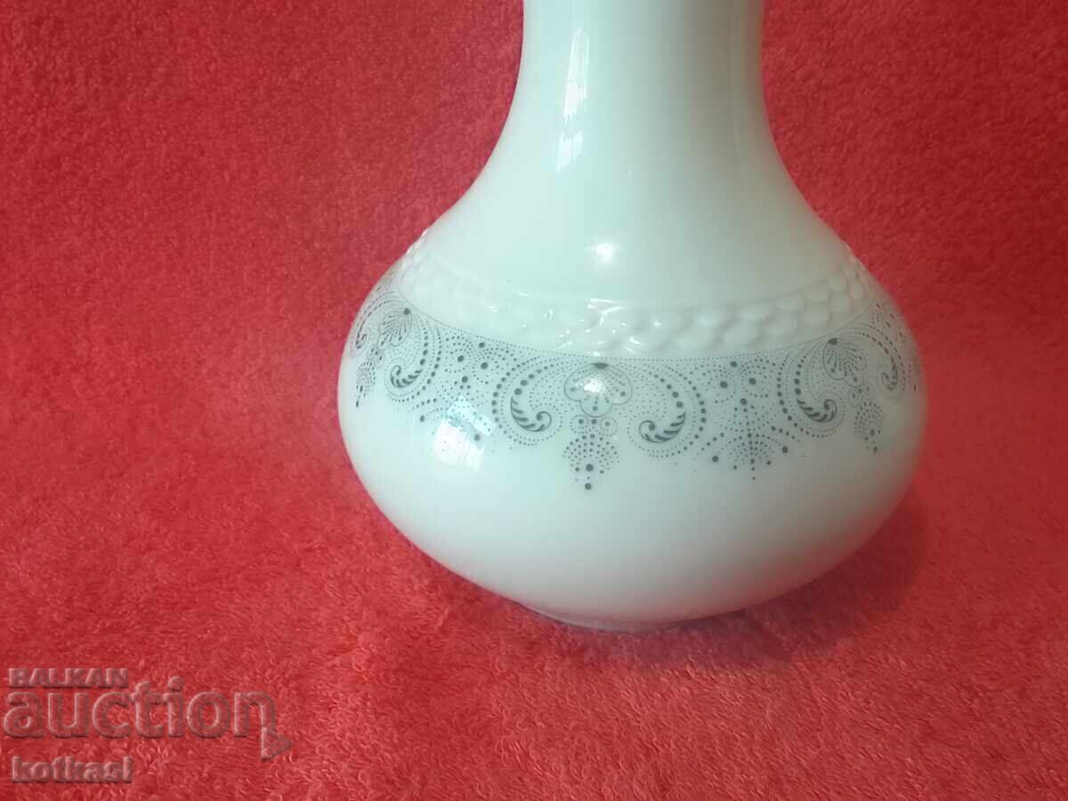 Auction Old porcelain vase Hutschenreuther Tirschenreuth embossed Auction Old porcelain vase Hutschenreuther Tirschenreuth embossed