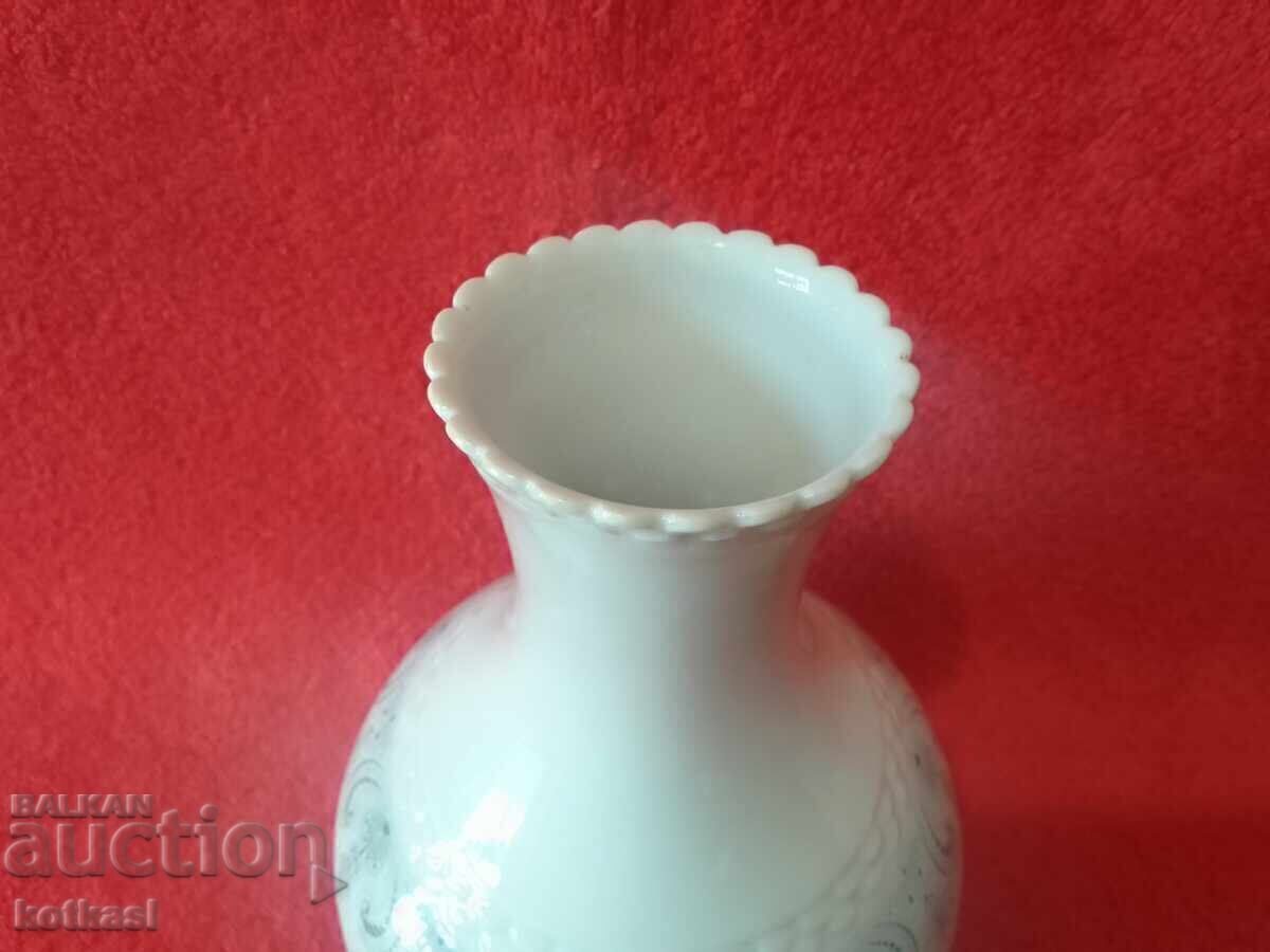 Old porcelain vase Hutschenreuther Tirschenreuth embossed - 6 Old porcelain vase Hutschenreuther Tirschenreuth embossed - 6