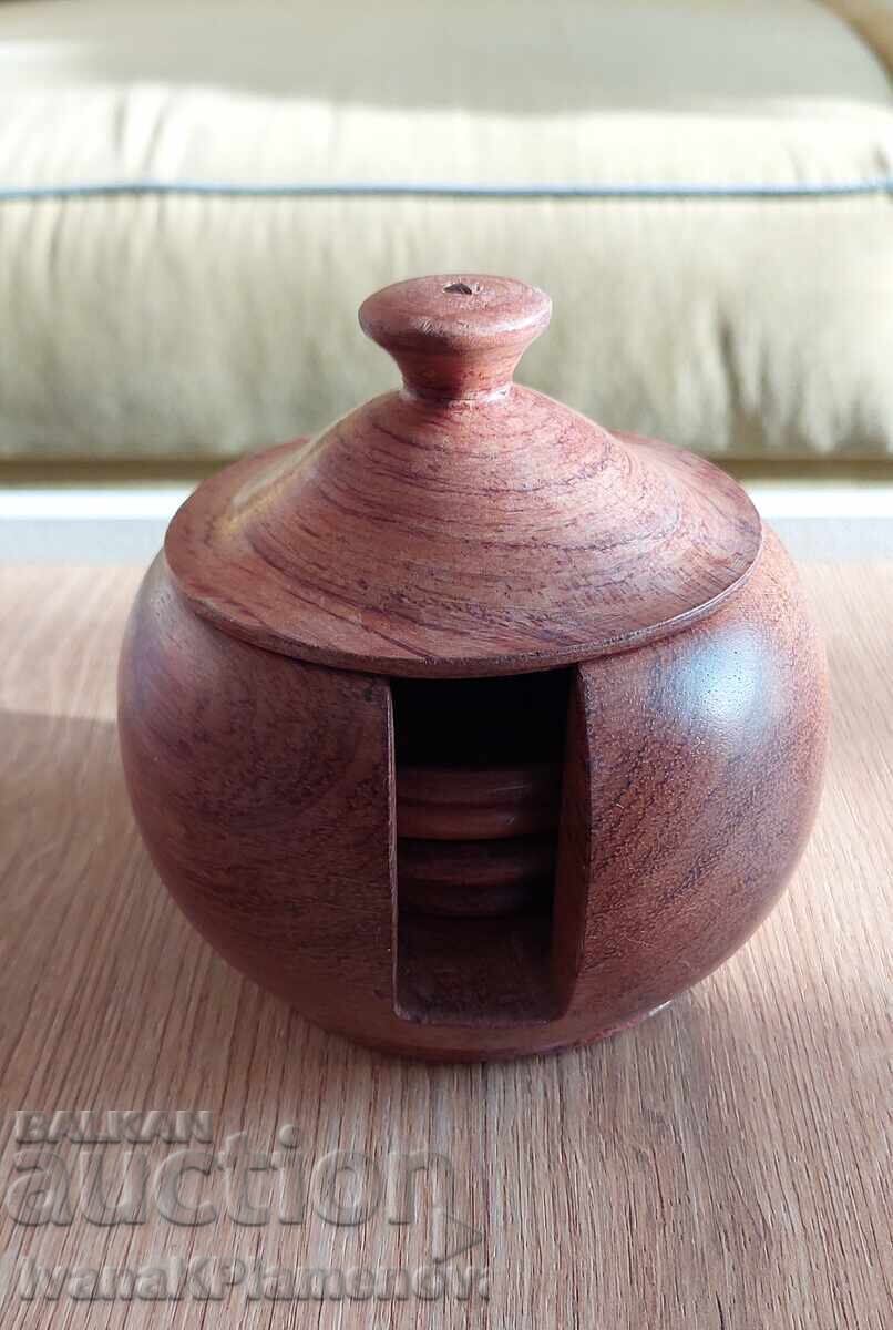 Coaster din lemn pentru cunoscători Coaster din lemn pentru cunoscători