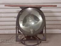 Μάχης προβολέας από μεγάλη λάμπα περιστρεφόμενης μηχανής στρατιωτικής τοποθεσίας