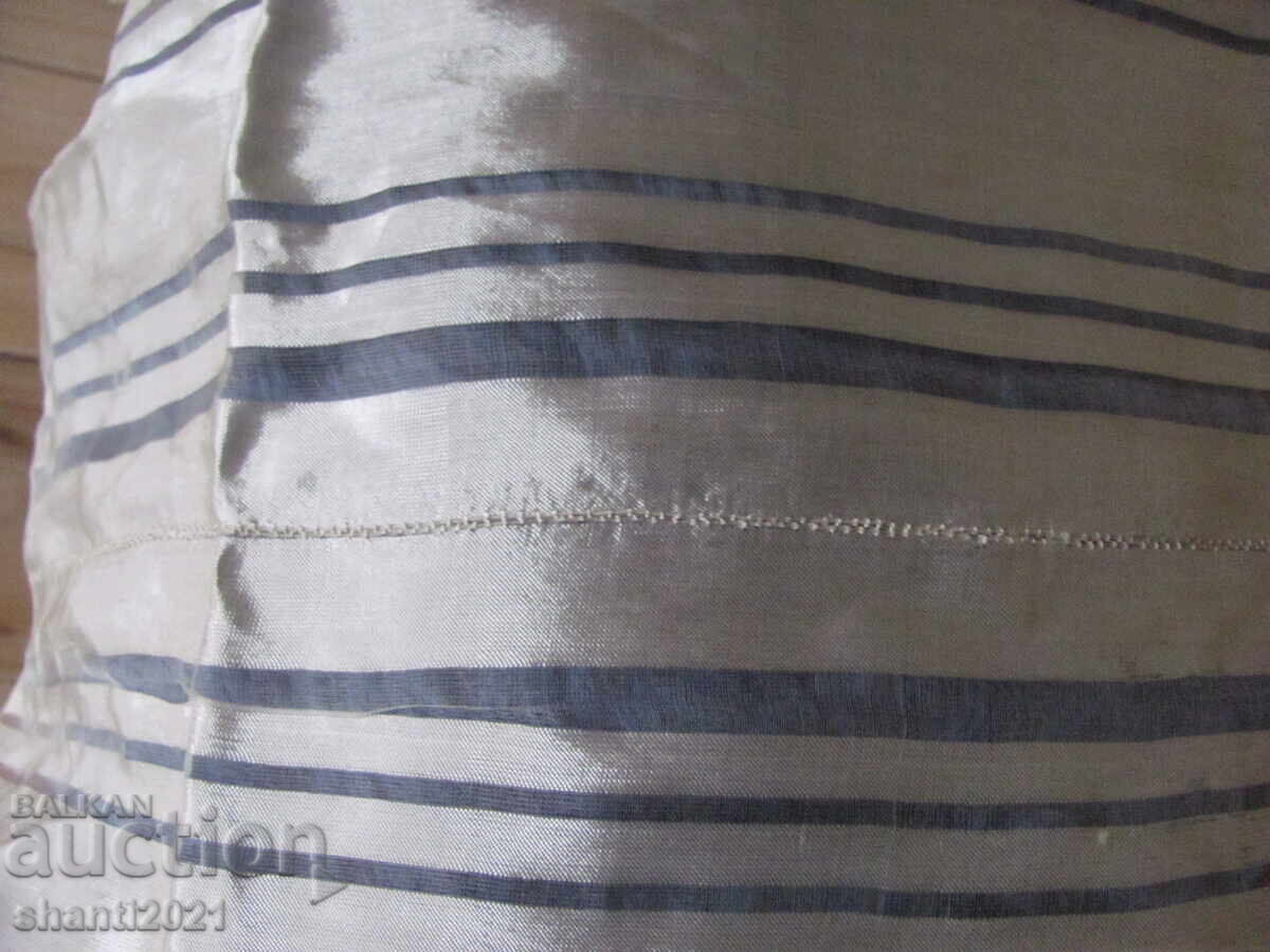 Licitație secolul al XIX-lea cuvertură de pat - mătase kenar țesut manual foarte fin Licitație secolul al XIX-lea cuvertură de pat - mătase kenar țesut manual foarte fin