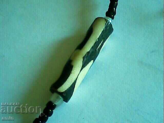 Auction NECKLACE 2PCS BONE BRACELETS Auction NECKLACE 2PCS BONE BRACELETS