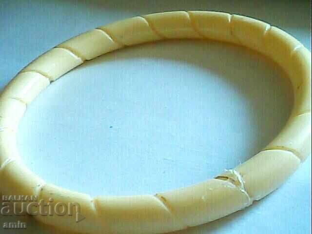 NECKLACE 2PCS BONE BRACELETS - 5 NECKLACE 2PCS BONE BRACELETS - 5