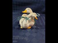 Porcelain composition with a pair of geese