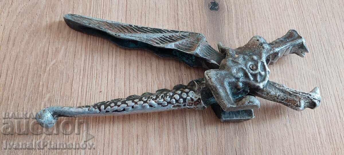 Livrarea Spărgător de nuci de epocă pentru colecționari Livrarea Spărgător de nuci de epocă pentru colecționari