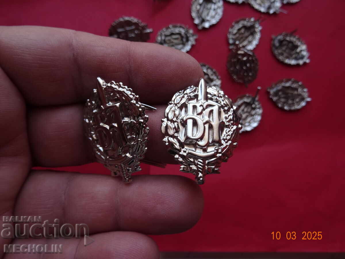 Παράδοση ΠΑΡΤΙΔΑ ΜΟΝΟΓΡΑΜΜΑΤΑ COCKARDS BADGE B A Παράδοση ΠΑΡΤΙΔΑ ΜΟΝΟΓΡΑΜΜΑΤΑ COCKARDS BADGE B A