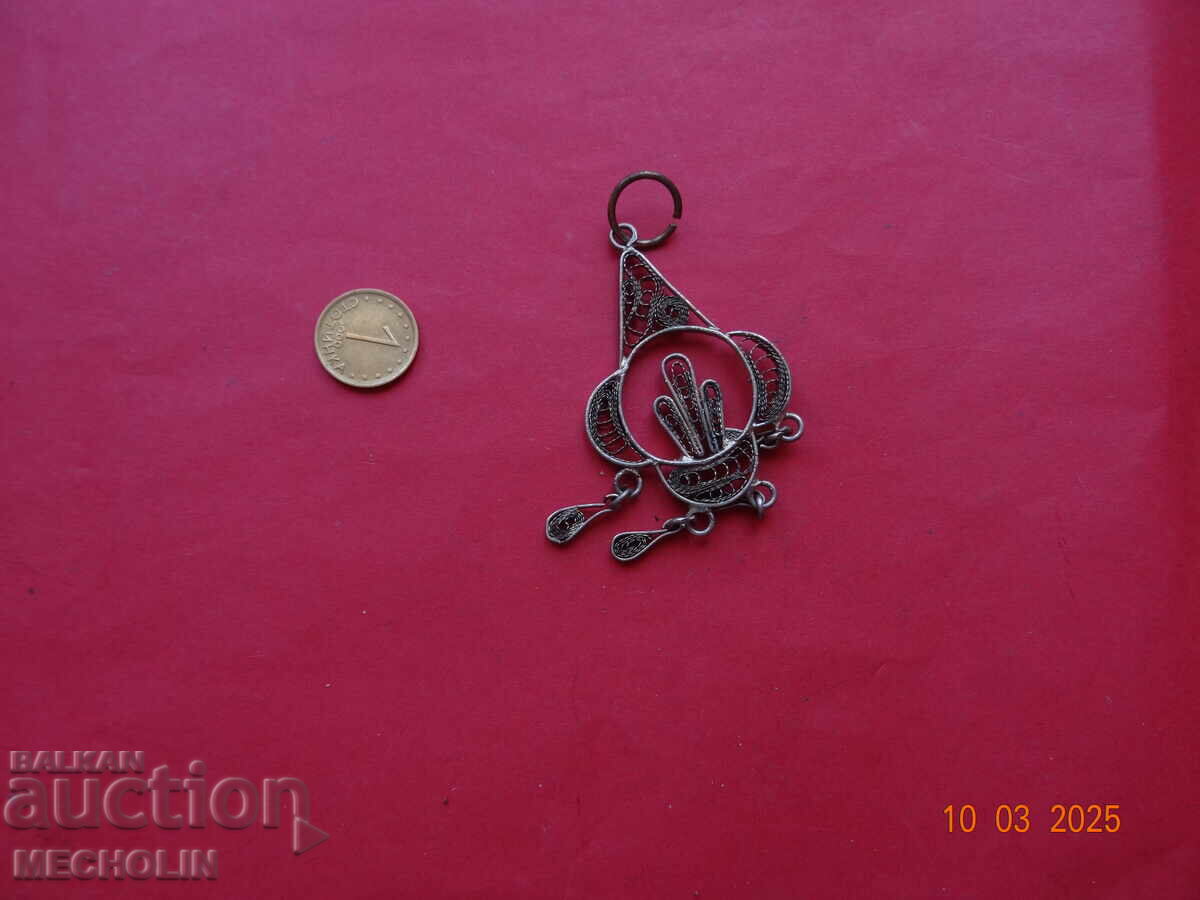 Παράδοση ΠΑΛΙΑ ΣΚΟΥΛΑΡΙΚΙΑ ΜΕ ΚΡΕΜΑΣΤΟ ΦΙΛΙΓΡΑΜ