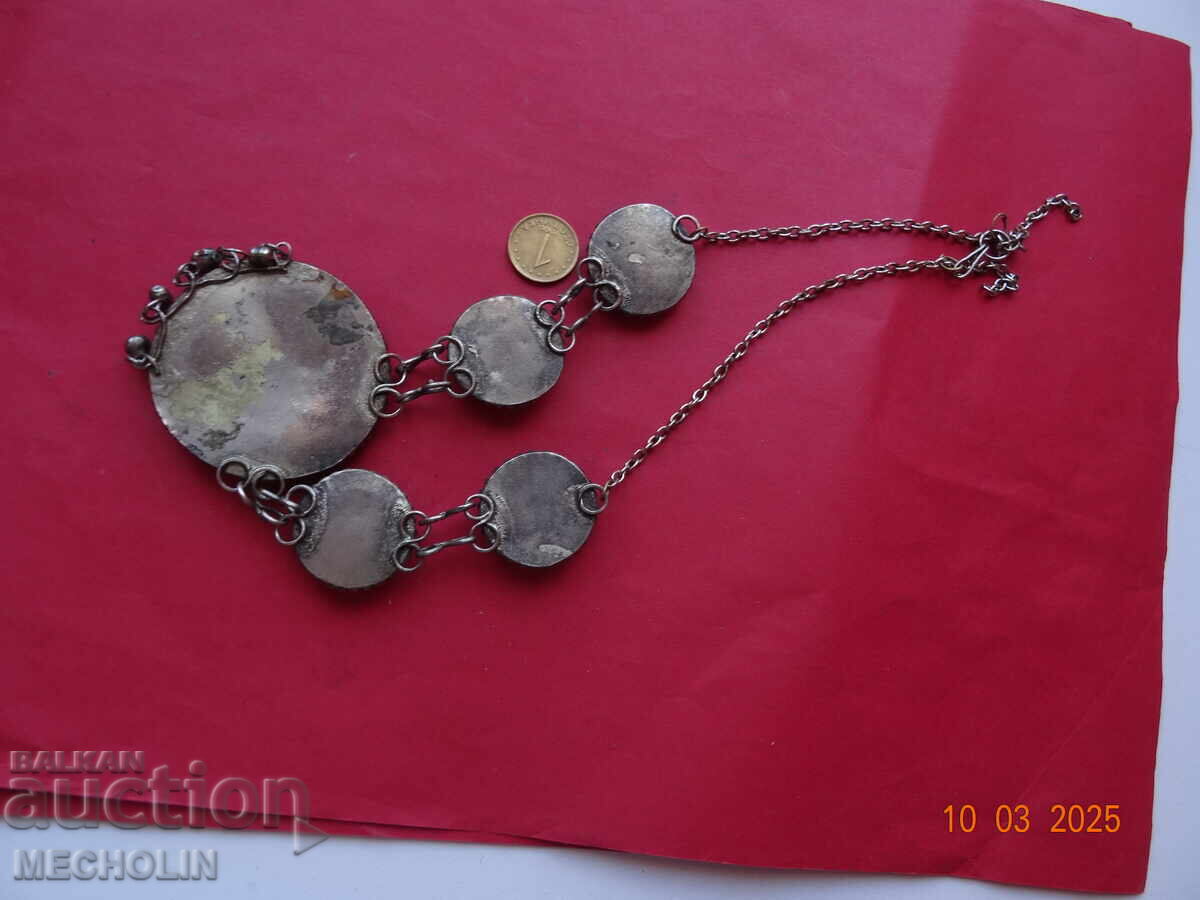 Delivery of OLD NECKLACE
