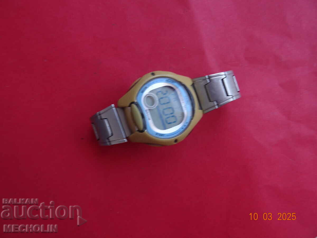 COLLECTIBLE CASIO ILIMINATOR QUARTZ WATCH with price 20.00 BGN | € 10.23