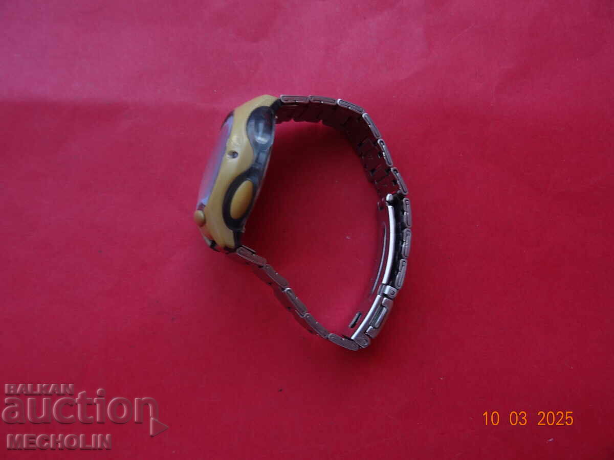 Auction  COLLECTIBLE CASIO ILIMINATOR QUARTZ WATCH