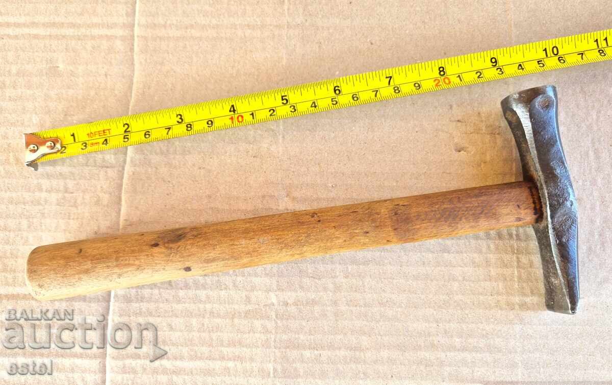Leather, upholstery hammer 0.180kg - W. Germany with price 21.90 BGN | € 11.20 Leather, upholstery hammer 0.180kg - W. Germany with price 21.90 BGN | € 11.20