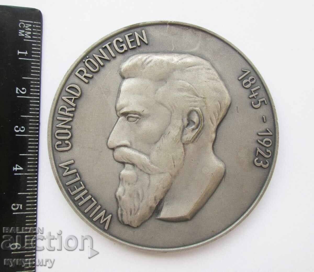 Old table medal plaque Bulgarian Scientific Society 1937 with price 50.00 BGN | € 25.56 Old table medal plaque Bulgarian Scientific Society 1937 with price 50.00 BGN | € 25.56