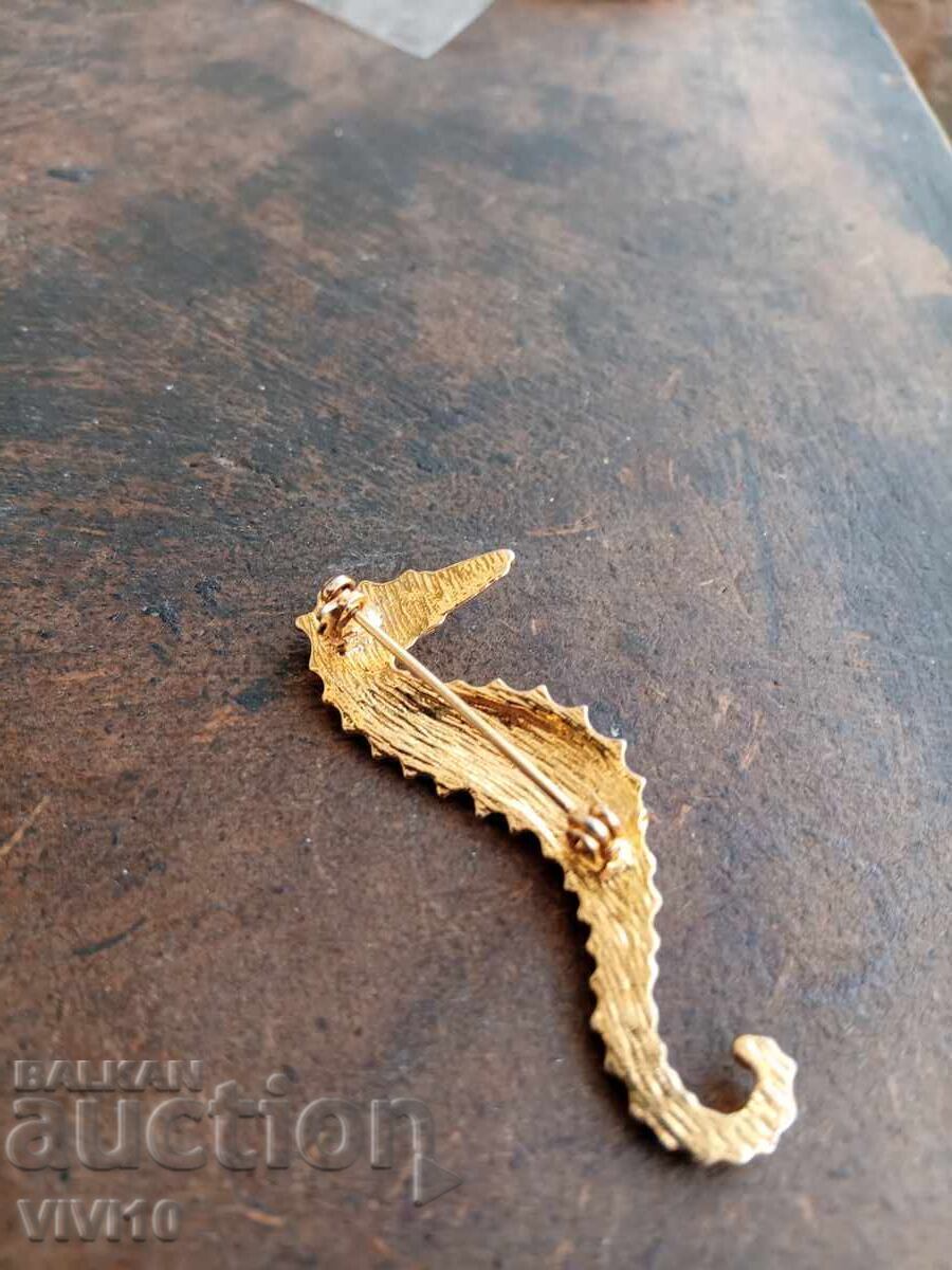 Аукцион Старинна брошка емаил