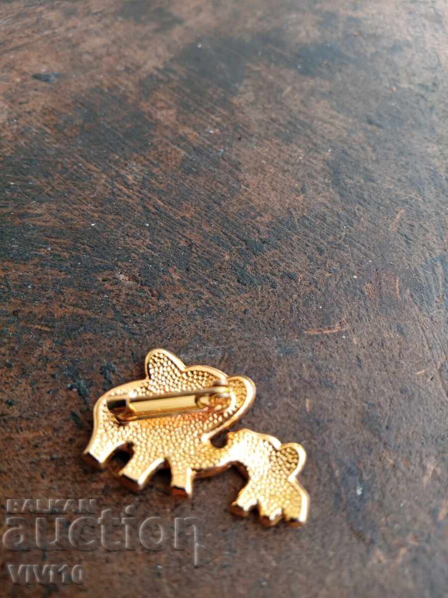 Auction Antique Enamel Brooch Auction Antique Enamel Brooch