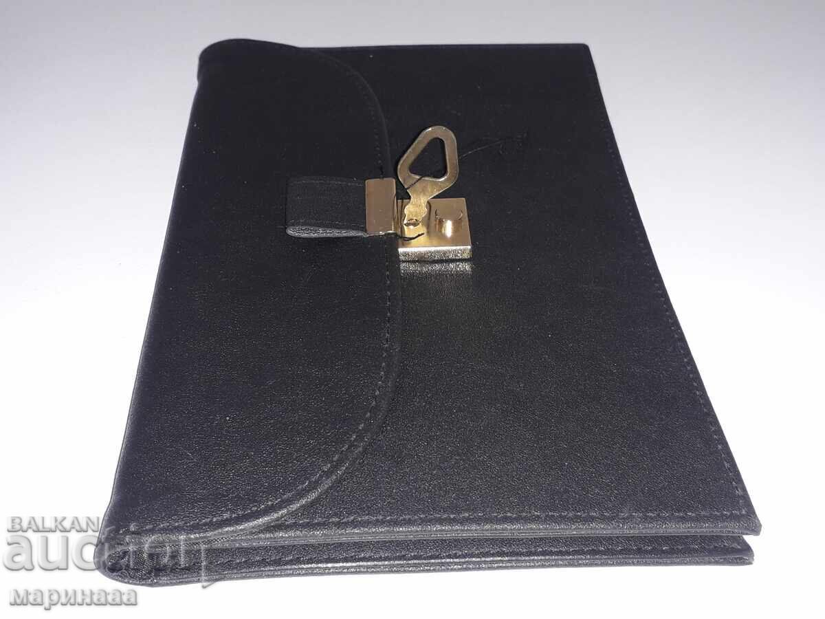 Auction  DOCUMENT BAG WITH LOCK