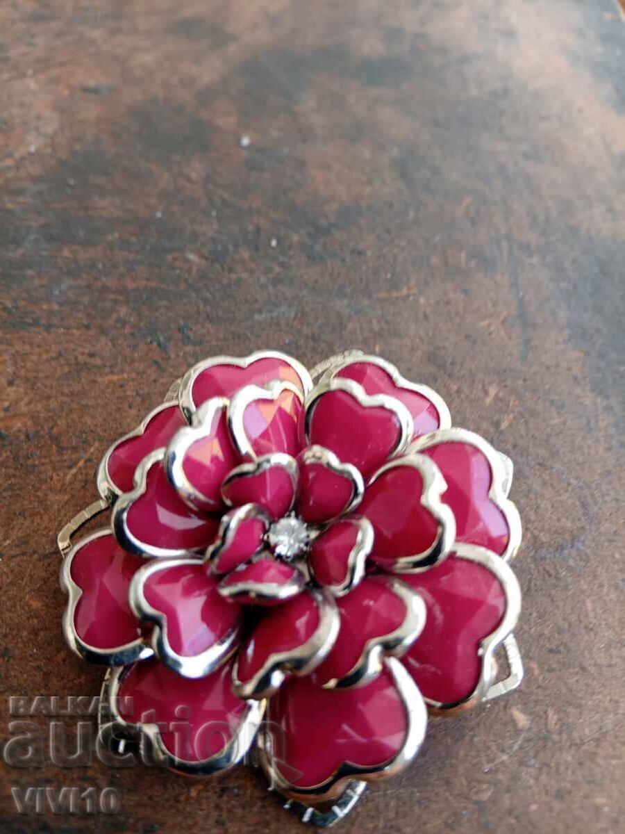 Brosa antica cu preț € 20.45 | 40.00 BGN