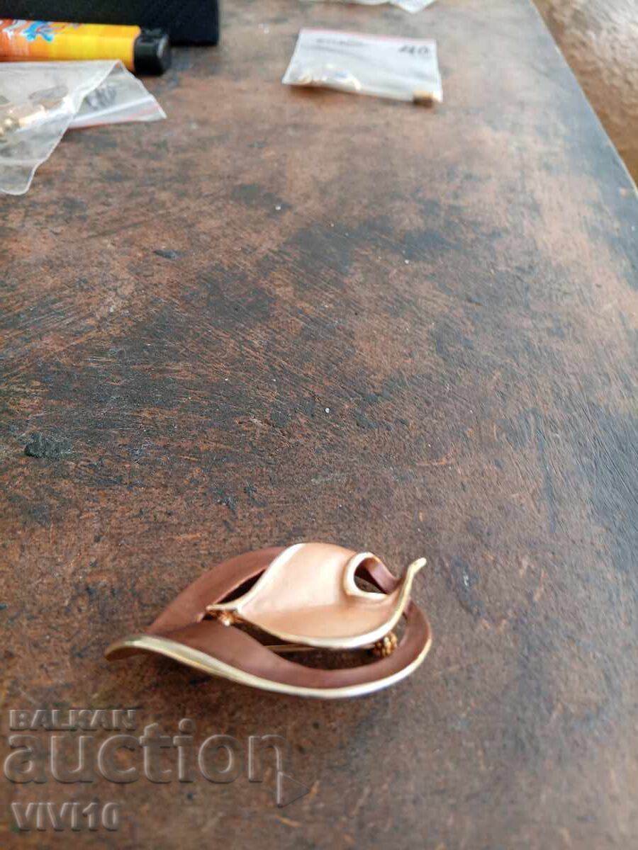 Antique Enamel Brooch with price 30.00 BGN | € 15.34 Antique Enamel Brooch with price 30.00 BGN | € 15.34