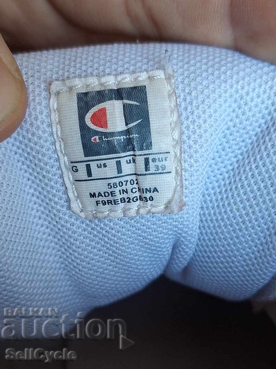 Licitație ✅TENIȘI DE IARNĂ ÎNALȚI - NUMĂR 39❗