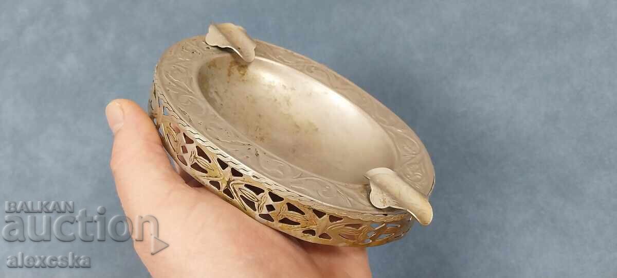Metal ashtray with price 13.00 BGN | € 6.65 Metal ashtray with price 13.00 BGN | € 6.65