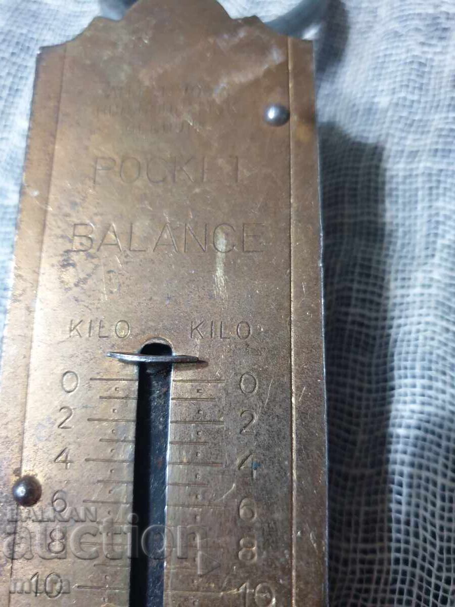 Auction  Antique balance scale