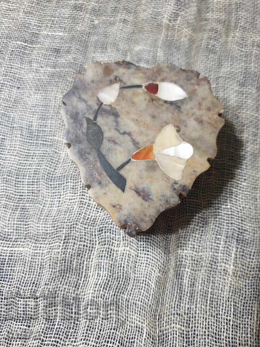 Lacy heart-shaped jewelry box with price 35.00 BGN | € 17.90 Lacy heart-shaped jewelry box with price 35.00 BGN | € 17.90