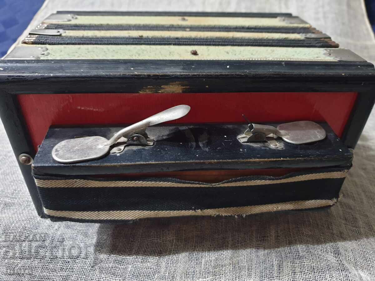 Antique Tyrolean Accordion RIGOLETTO - 6