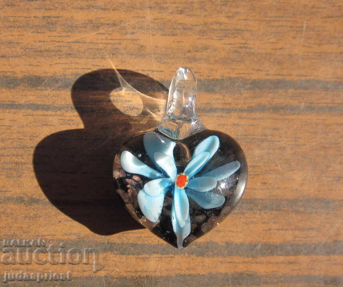 Γυάλινο μενταγιόν κόσμημα με λουλούδι από γυαλί Murano με τιμή 10.00 BGN | € 5.11