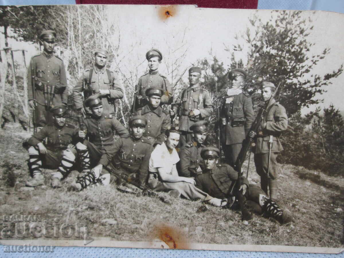 Auction AT THE BORDER, BORDER GUARDS STANDING, AROUND 1920 Auction AT THE BORDER, BORDER GUARDS STANDING, AROUND 1920