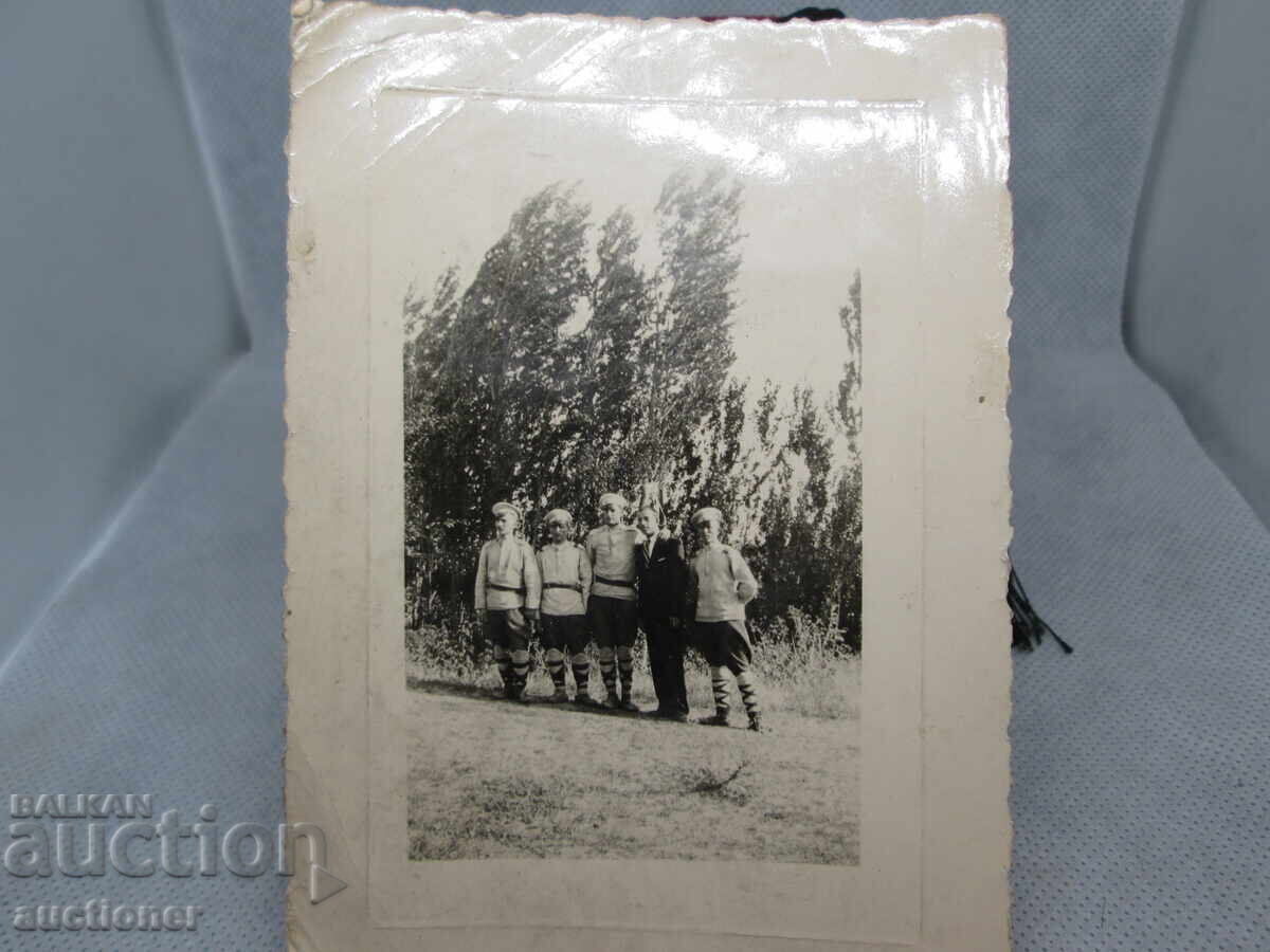 AT THE BORDER, BORDER GUARDS STANDING, AROUND 1920 AT THE BORDER, BORDER GUARDS STANDING, AROUND 1920