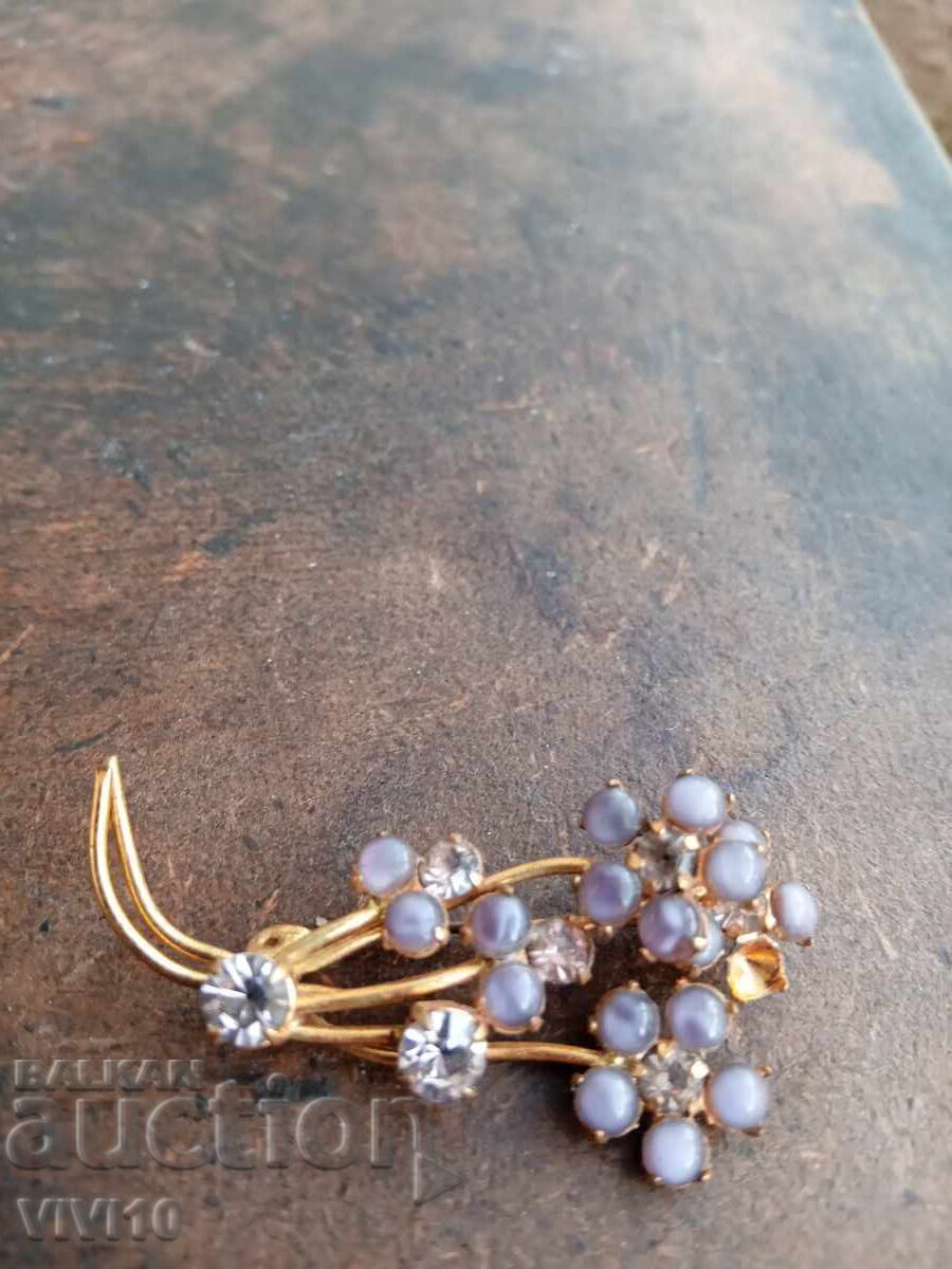 Brosa antica cu pietre