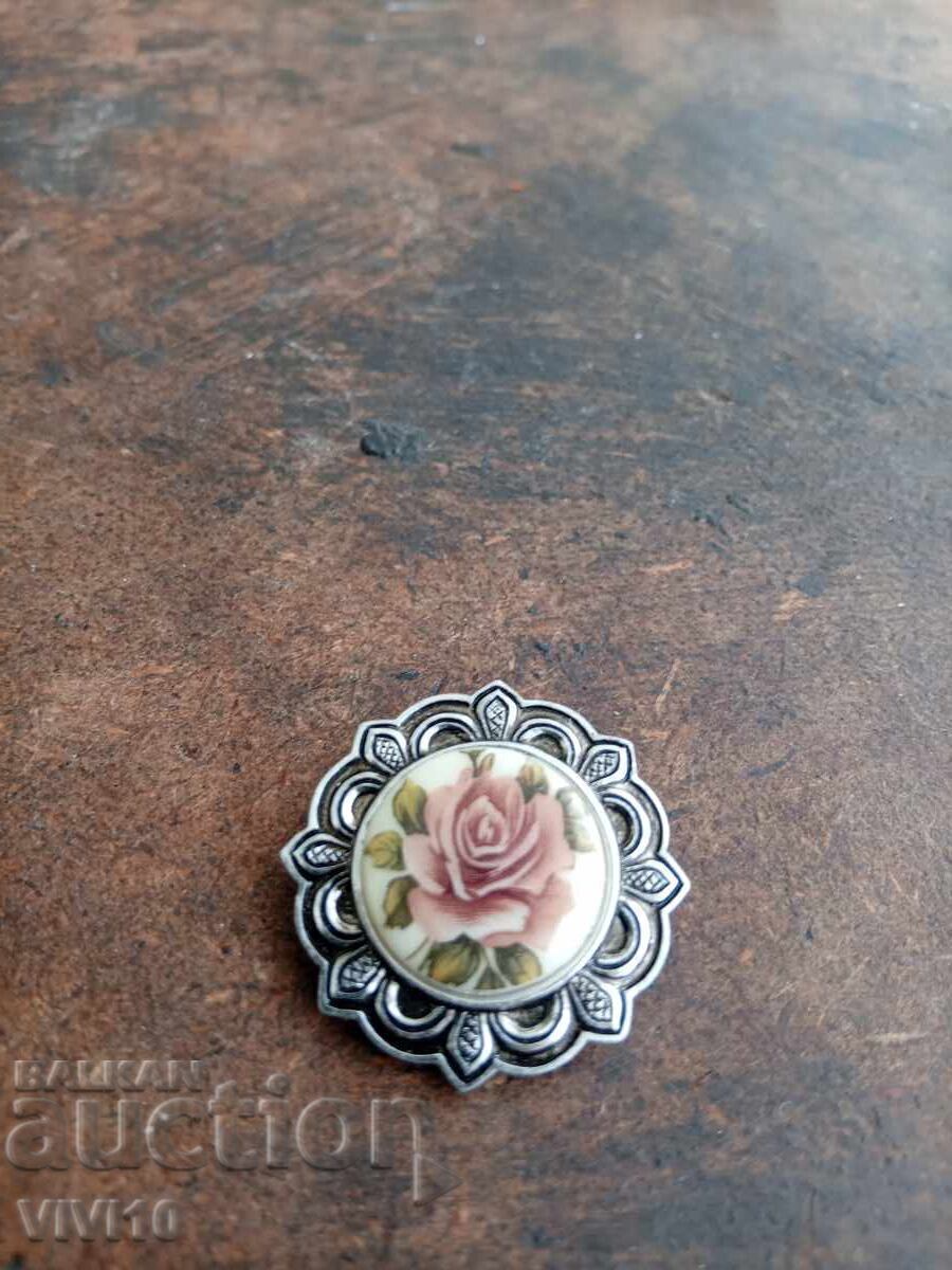 Καρφίτσα από πορσελάνη αντίκα Καρφίτσα από πορσελάνη αντίκα