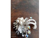 Antique brooch with pearls