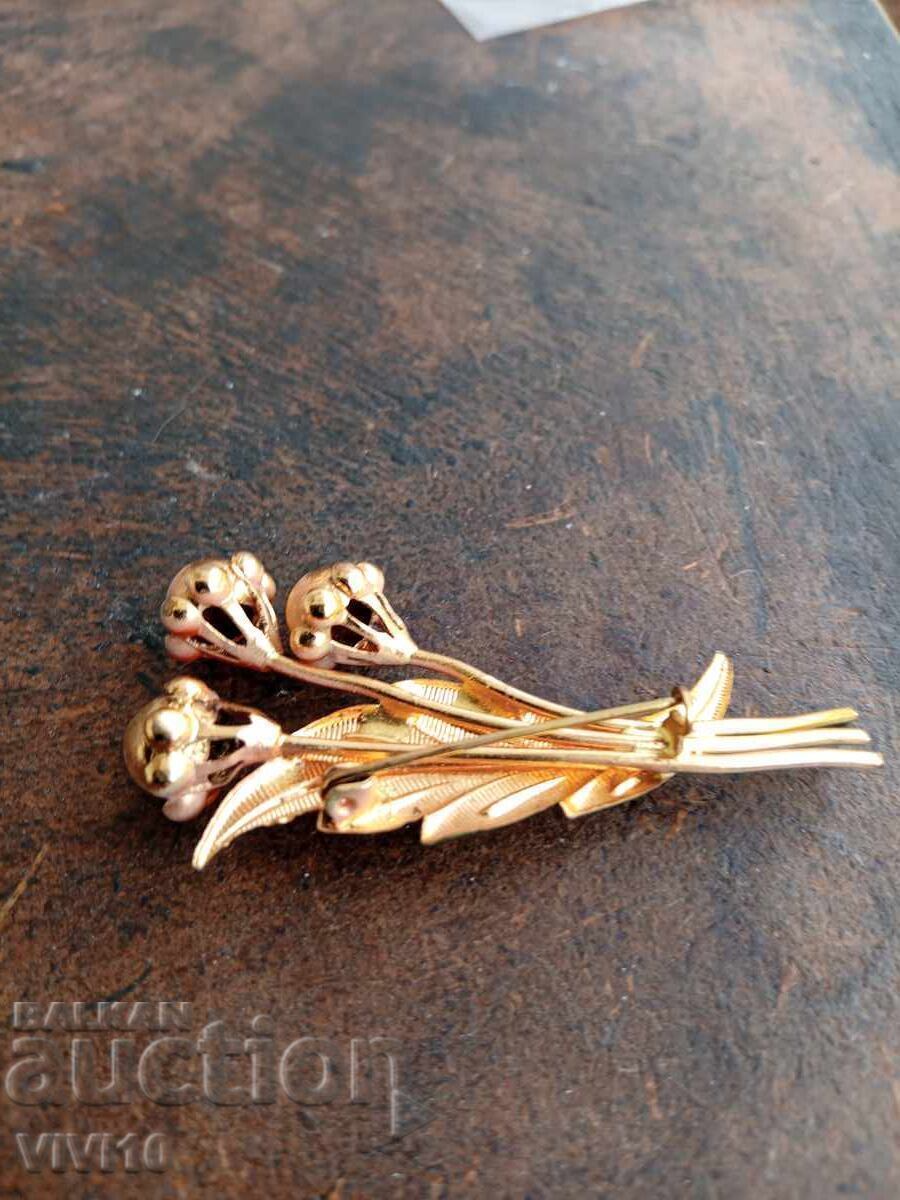 Auction Antique flower brooch Auction Antique flower brooch