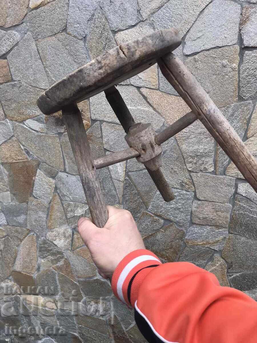 Delivery of CHAIR THREE LEGGED CHAIR SOLID WOOD ANTIQUE Delivery of CHAIR THREE LEGGED CHAIR SOLID WOOD ANTIQUE