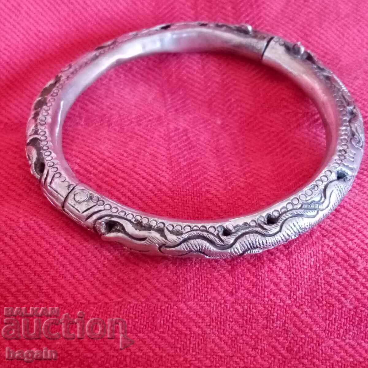 Auction  Antique Chinese bracelet