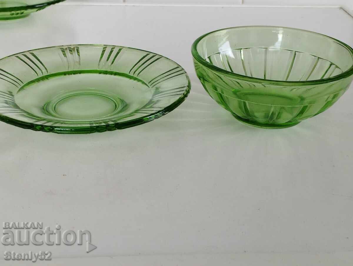 4 buc. boluri de sticlă cu farfurii sticlă groasă colorată cu preț € 15.00 | 29.34 BGN