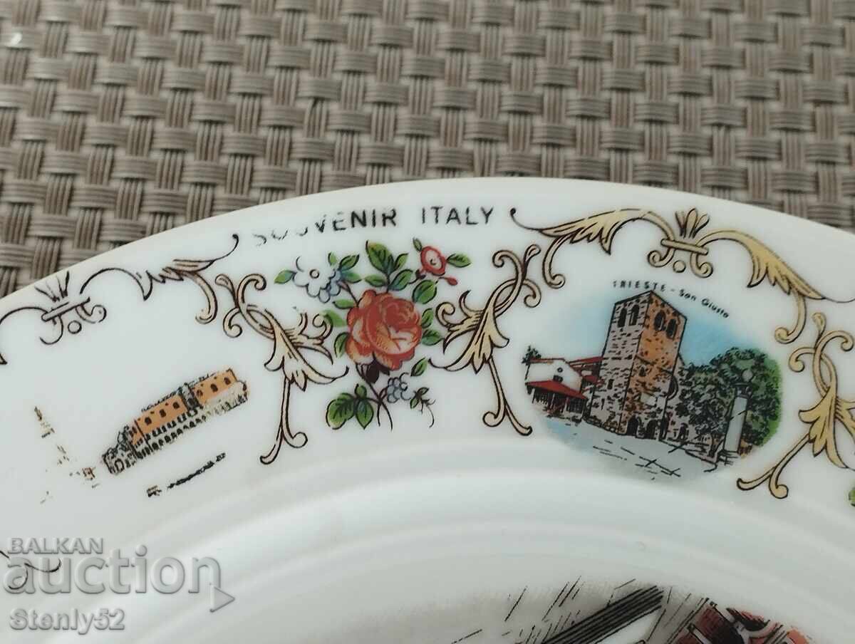 Auction  Souvenir Italy porcelain wall plate