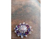 Brosa antica cu pietre